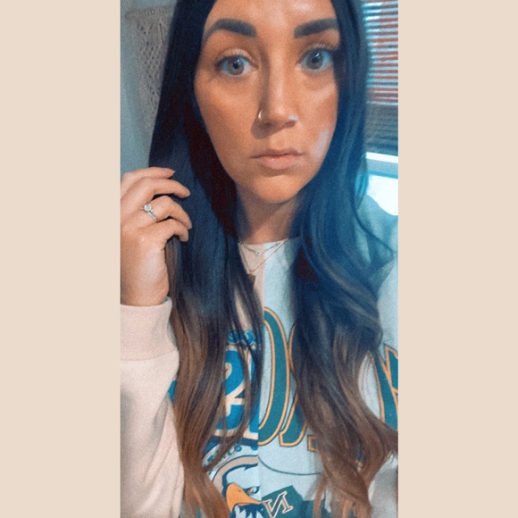 Meet your Posher, Whitney - Picture 1 of 1